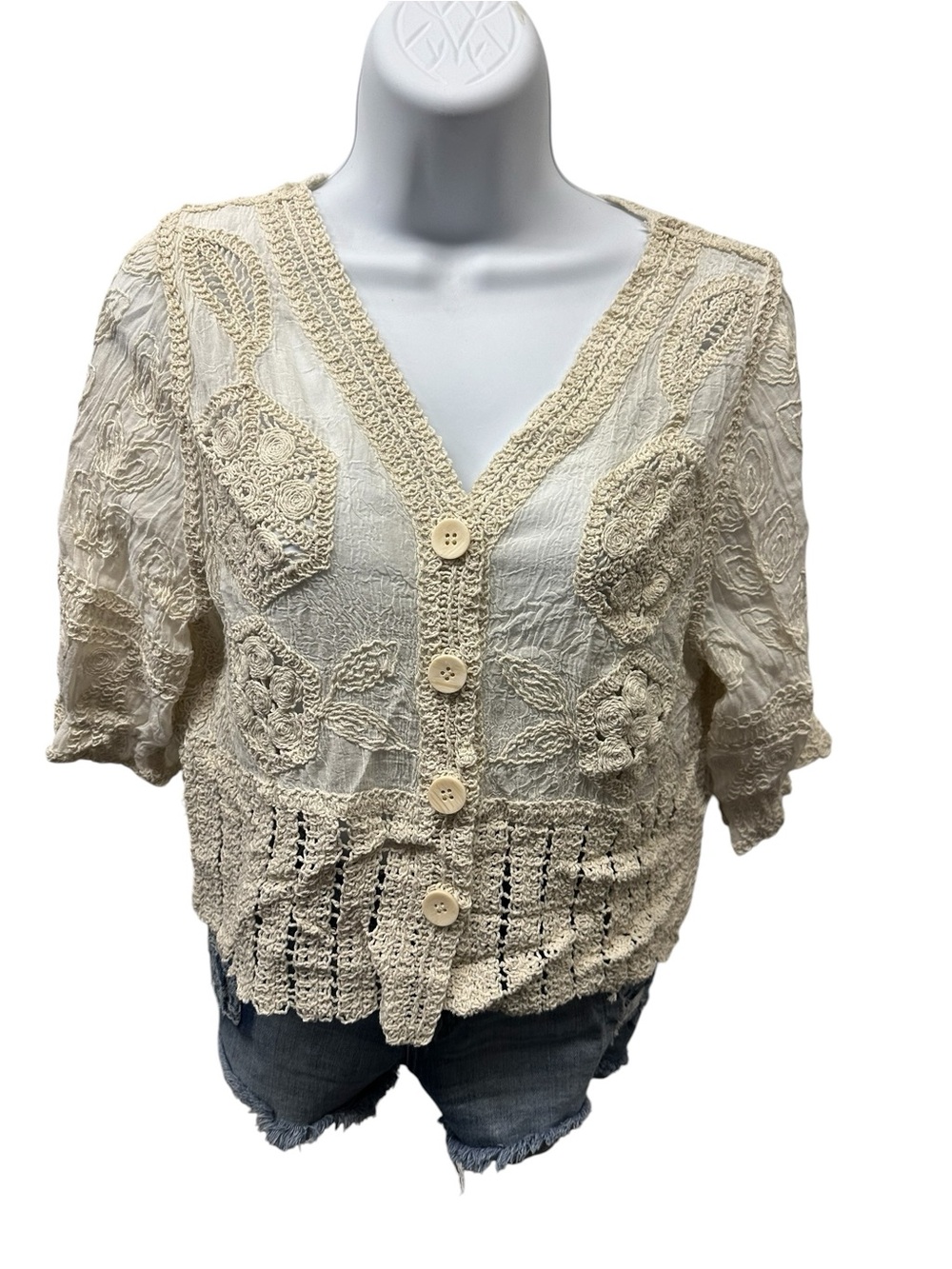 Crochet Button-Front Short Sleeve Top in Cream. LG/GR/GR01.